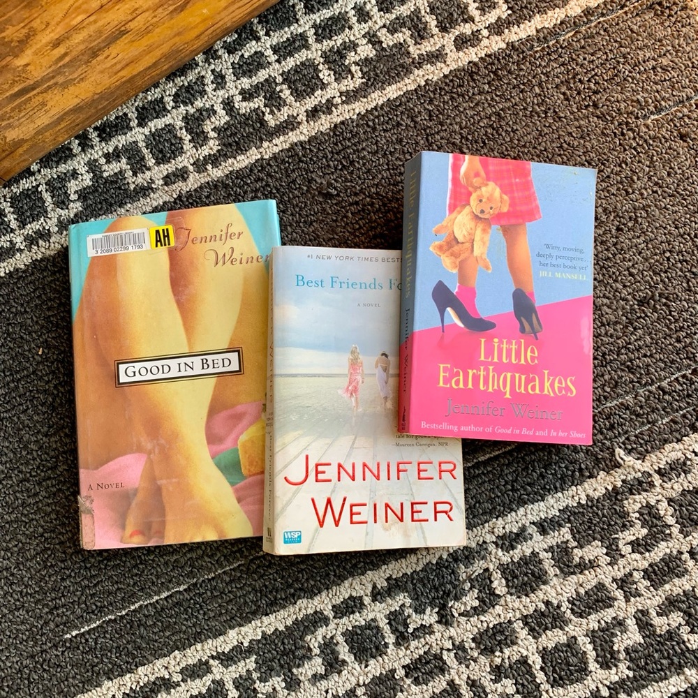 Bundle is 3 Jennifer Weiner books